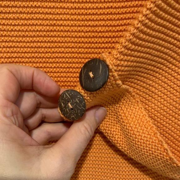 Beautiful, brand new knit sweater. Never worn. - Picture 3 of 5